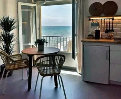 Estudio en Primera Línea de Playa 5