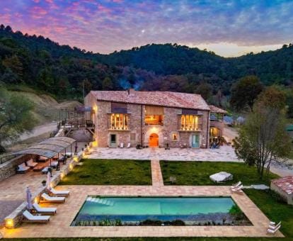 Ecoturisme Can Buch Hotel Ideal