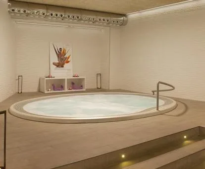 Hotel Pompaelo Plaza del Ayuntamiento & Spa